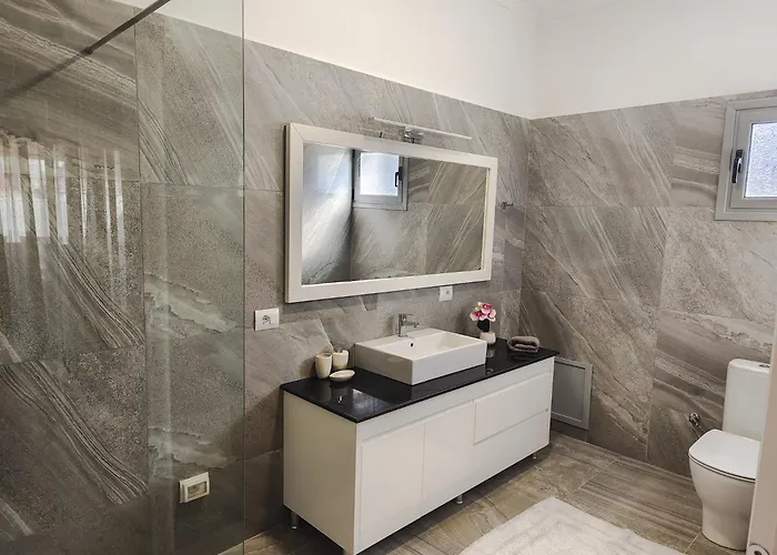 Luxury Levanda Willa *